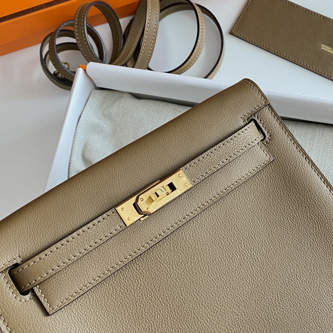 Hermes Kelly Danse Evercolor Bag In Khaki Color